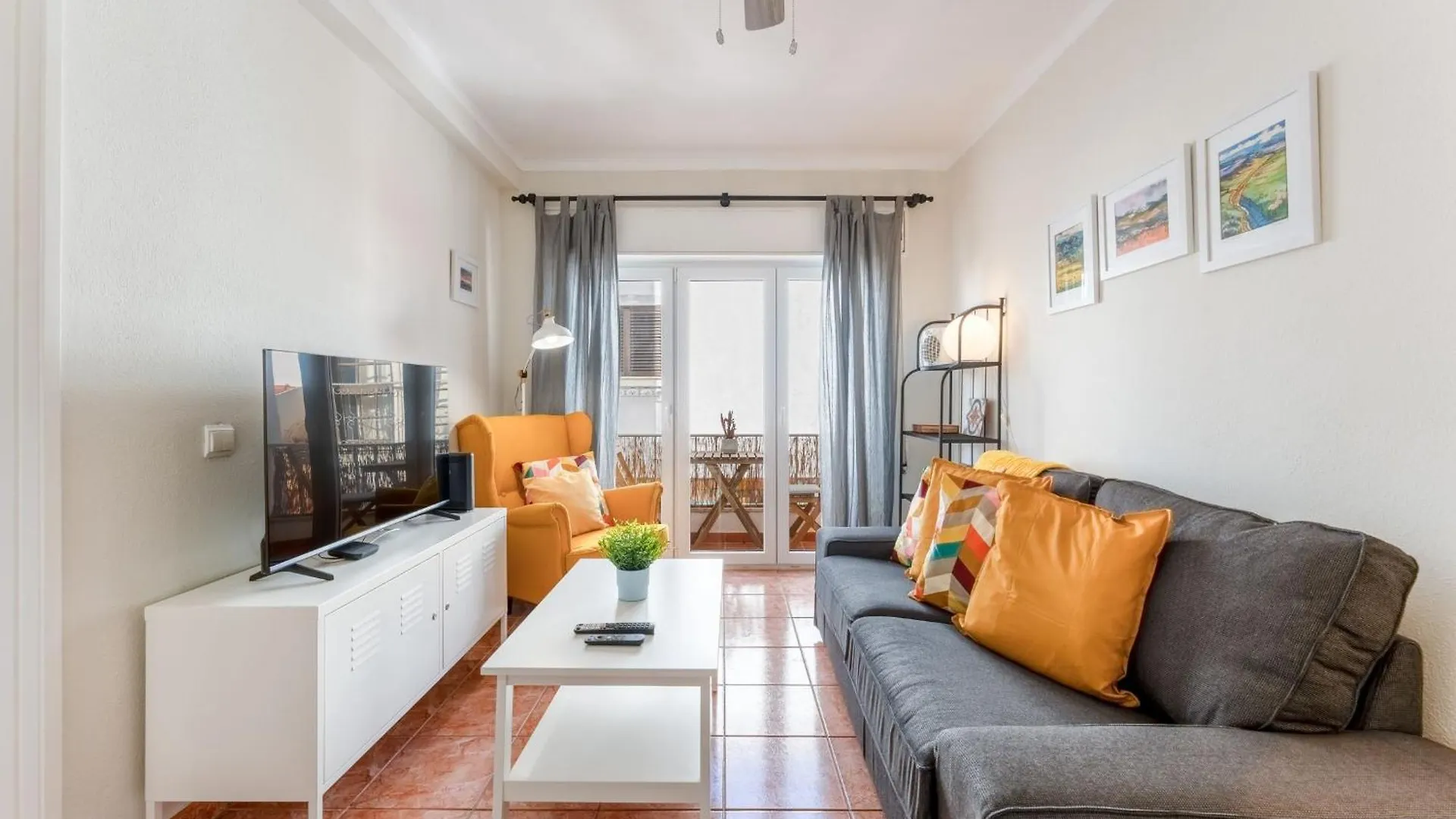 Apartment Comfy Flat W/ Rooftop Beach View By Lovelystay Burgau