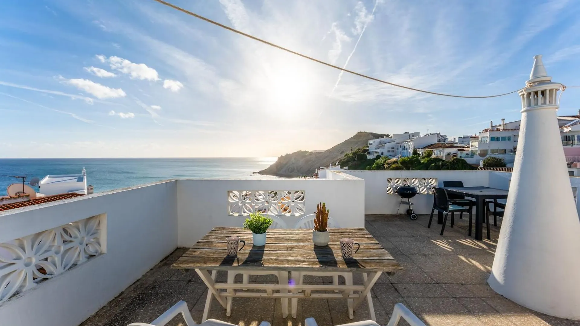 Comfy Flat W/ Rooftop Beach View By Lovelystay Burgau 0*,  Portugal