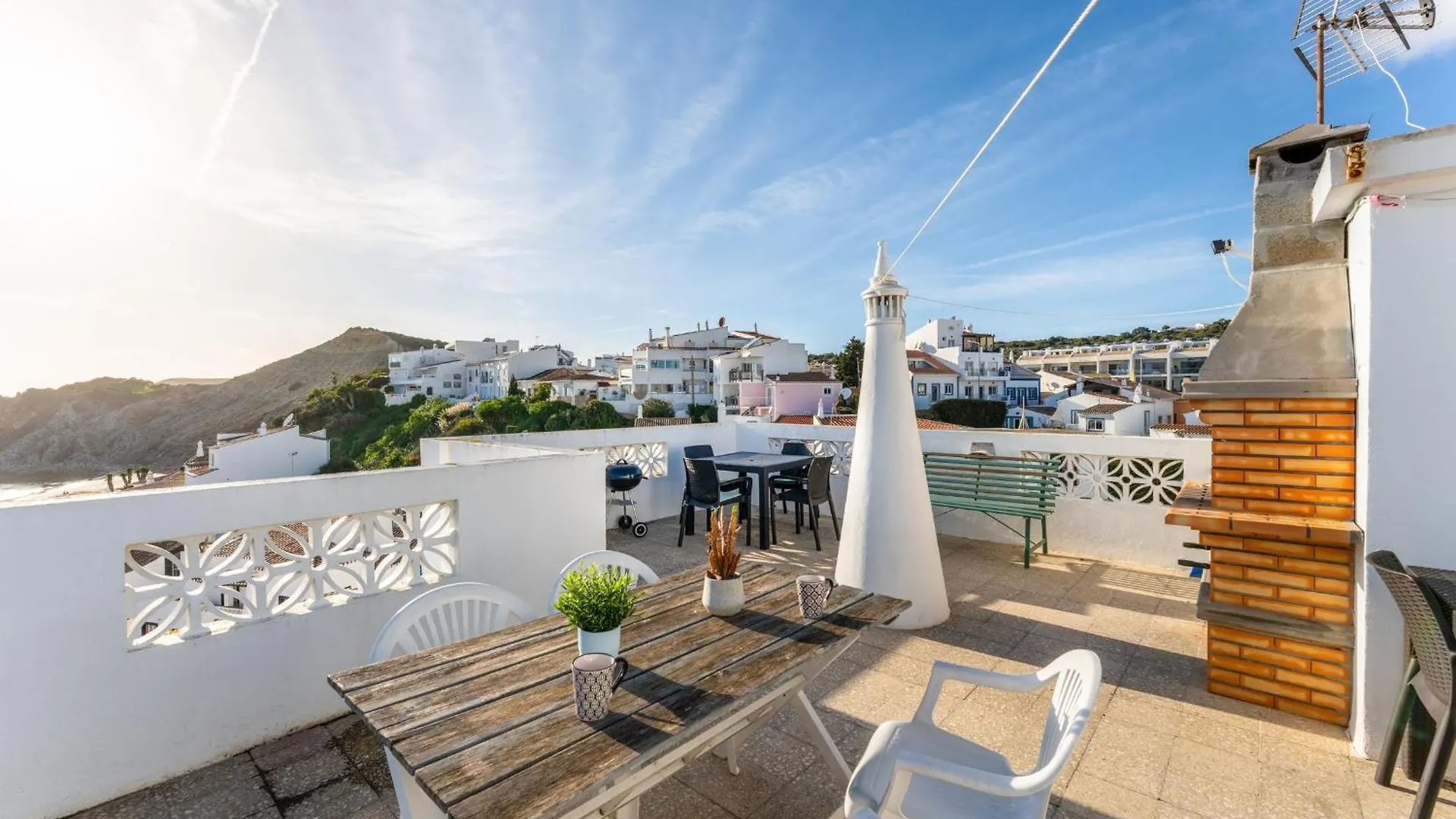 Comfy Flat W/ Rooftop Beach View By Lovelystay Burgau Apartment